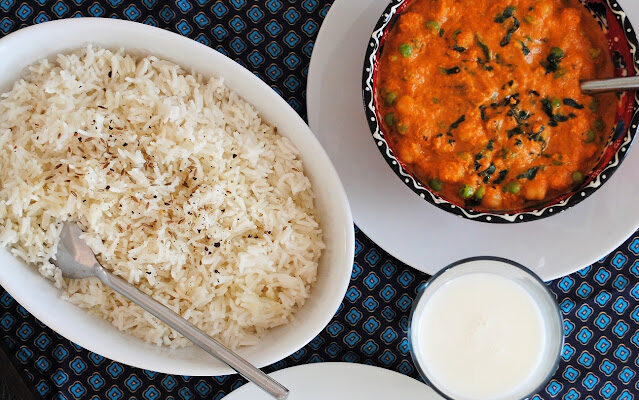 Curry de Pois Chiches et Petits Pois avec Noix de Coco Râpée